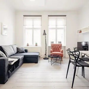 Wozna 14a, 2 Rooms, Self Check In 24h Poznan
