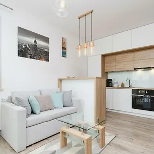 Dąbska By Renters Apartament